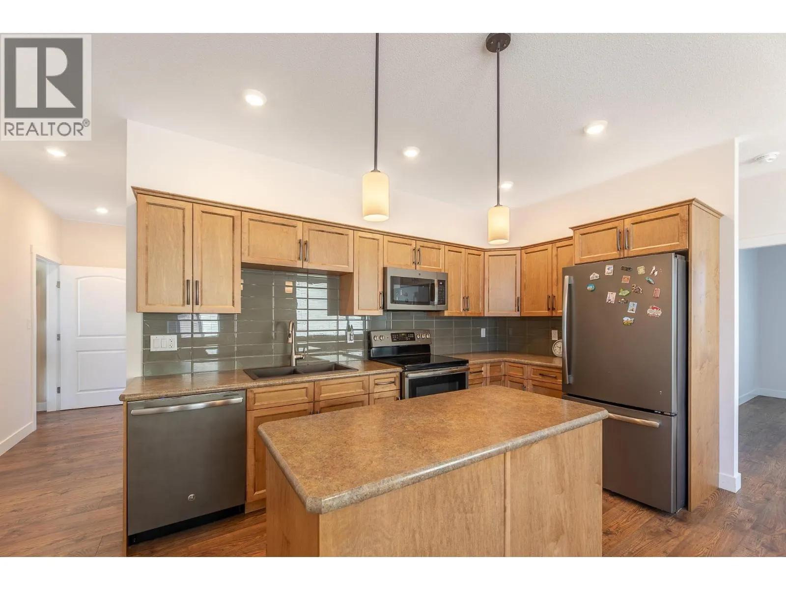 6602 Oxbow Crescent