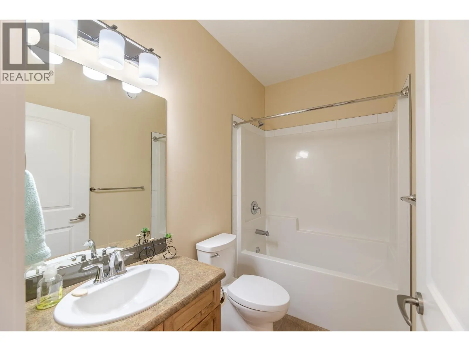 6602 Oxbow Crescent