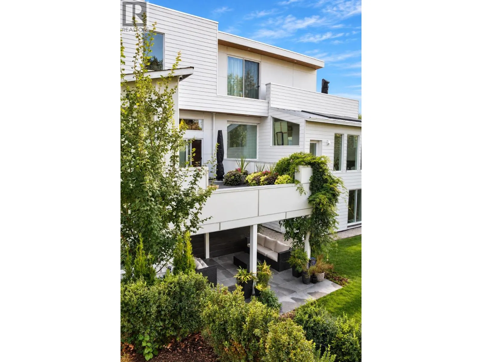 319 Carmel Crescent