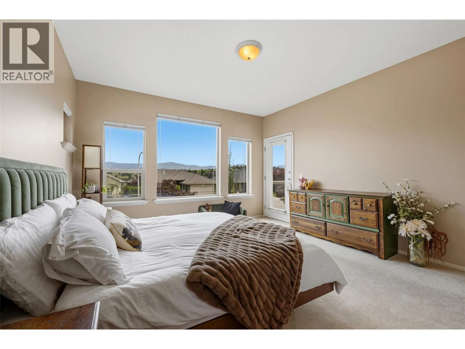 2060 Spyglass Way