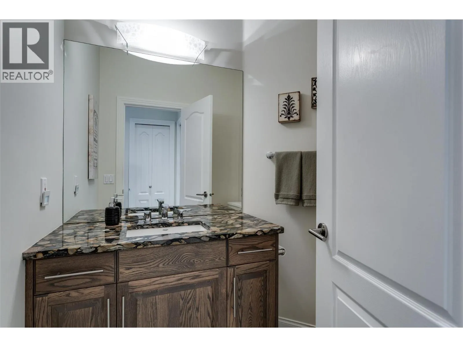 3080 Quail Crescent