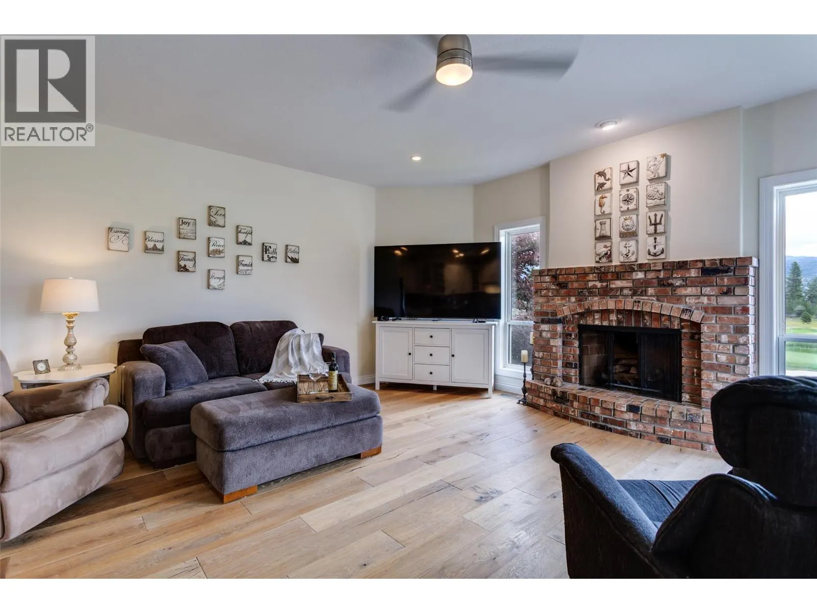 3080 Quail Crescent