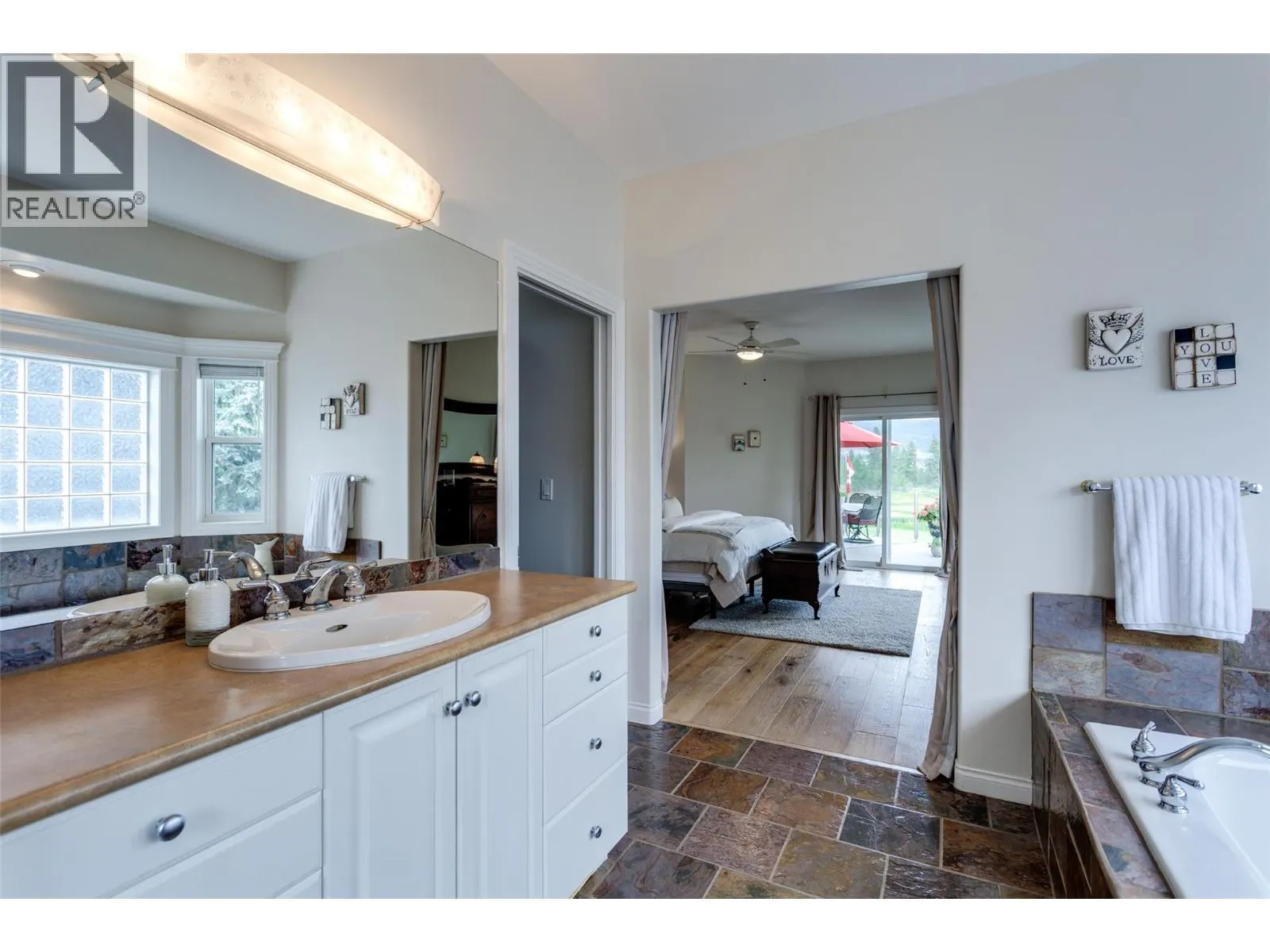 3080 Quail Crescent