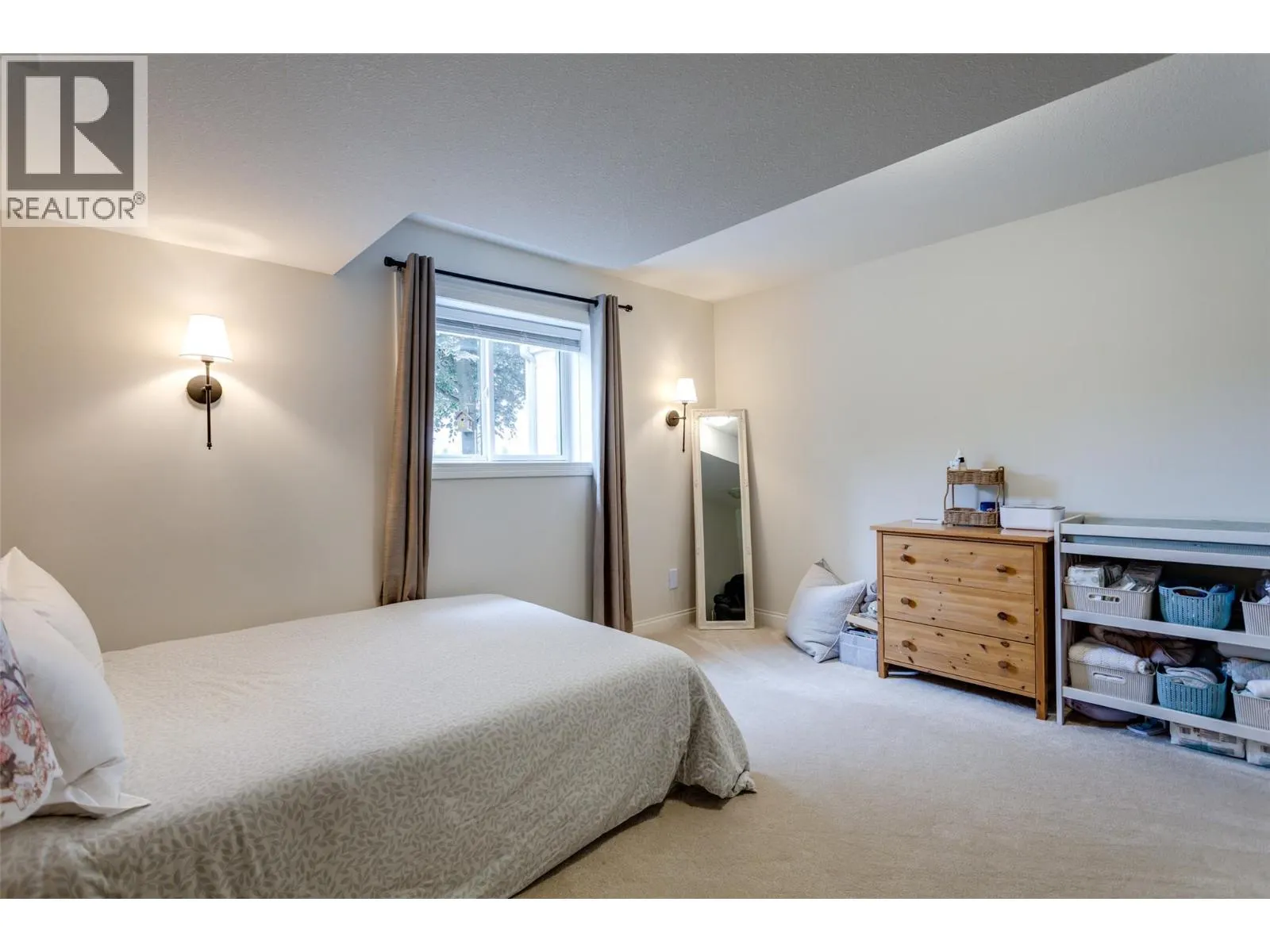 3080 Quail Crescent