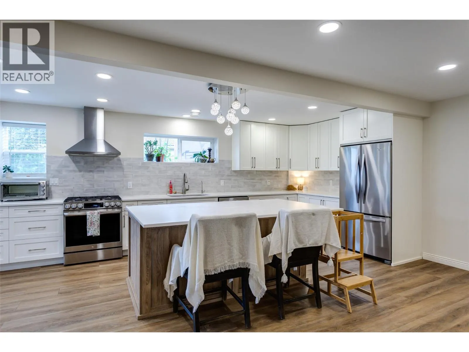 3080 Quail Crescent