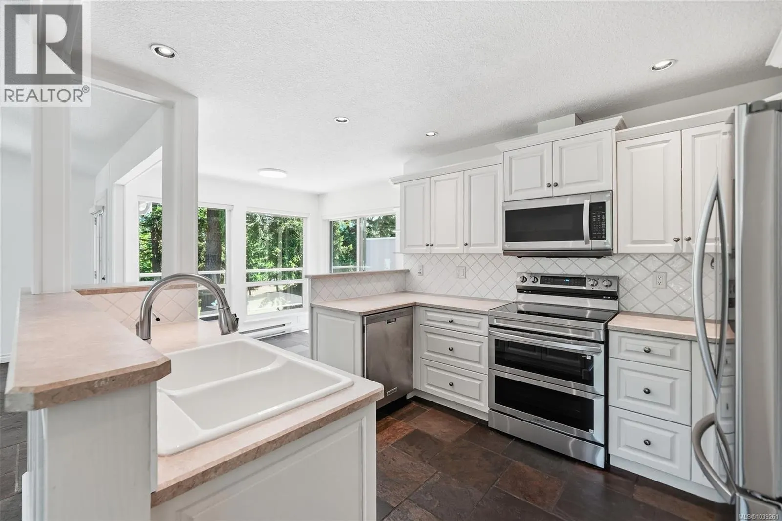 12 2655 Andover Rd
