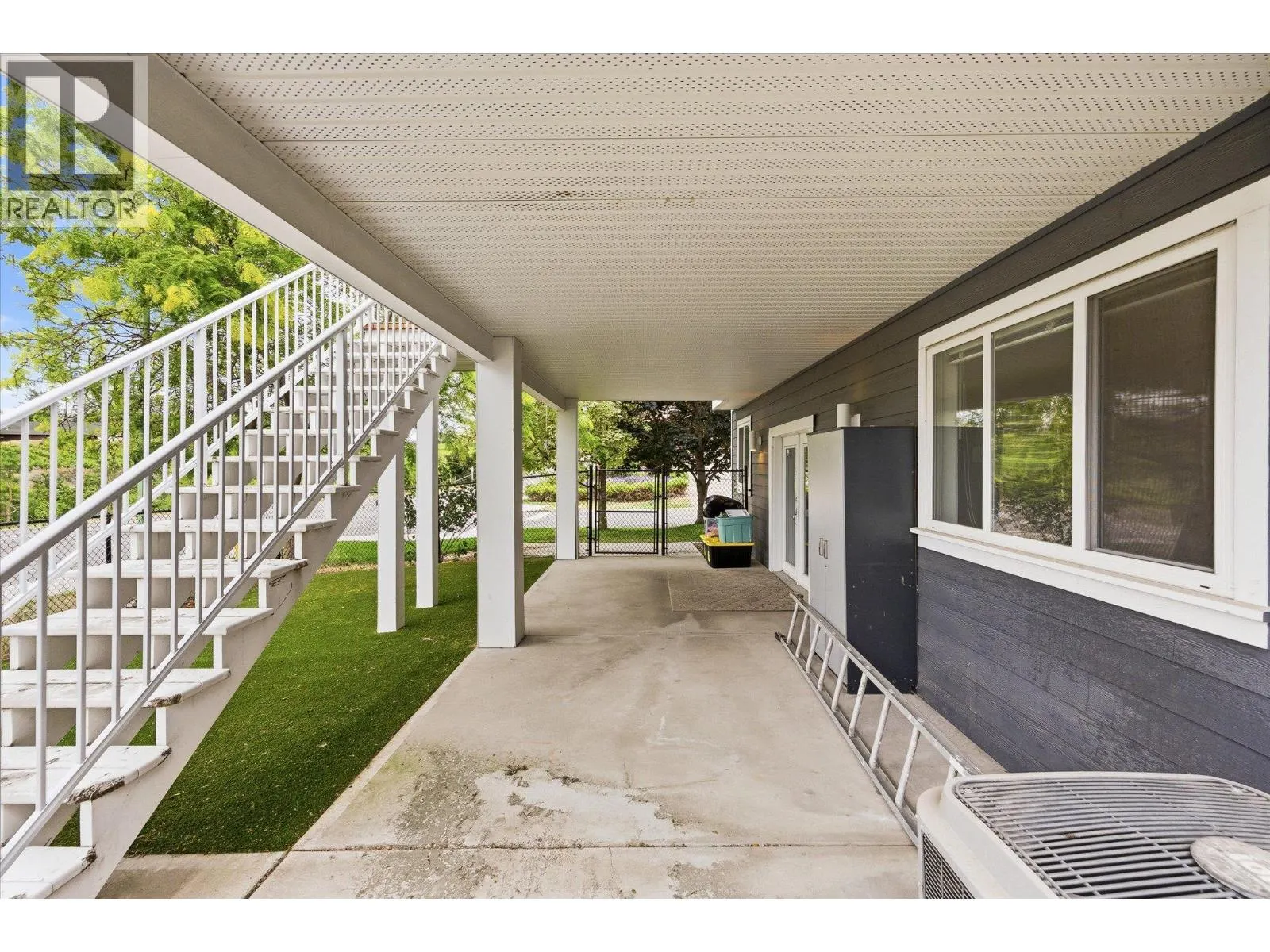 574 Gowen Place