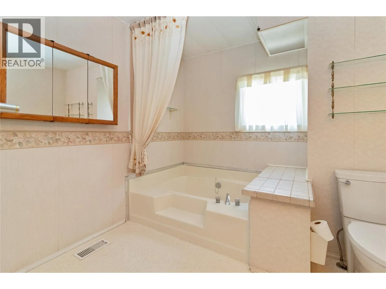 2098 Boucherie Road Unit# 44