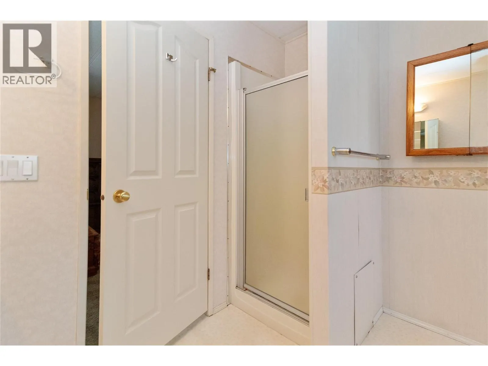 2098 Boucherie Road Unit# 44
