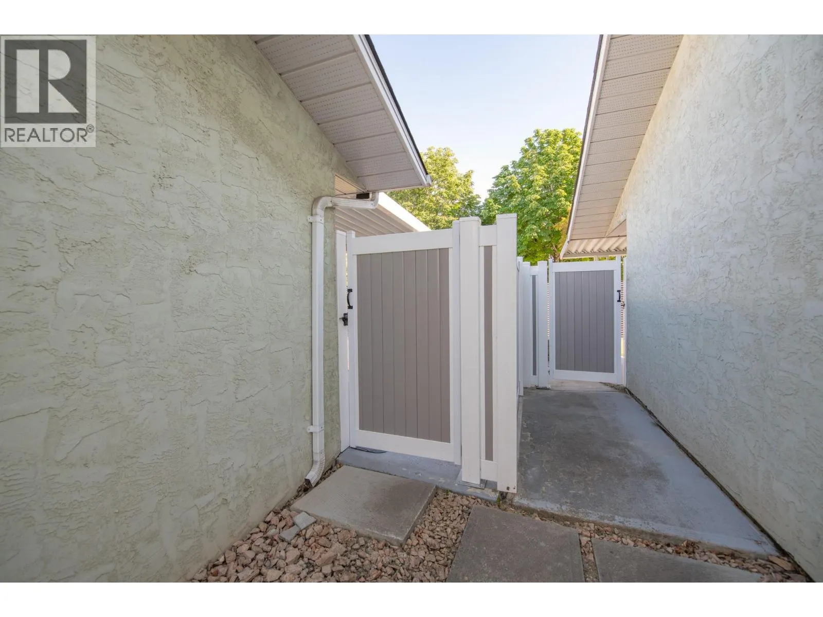 3900 27 Avenue Unit# 16