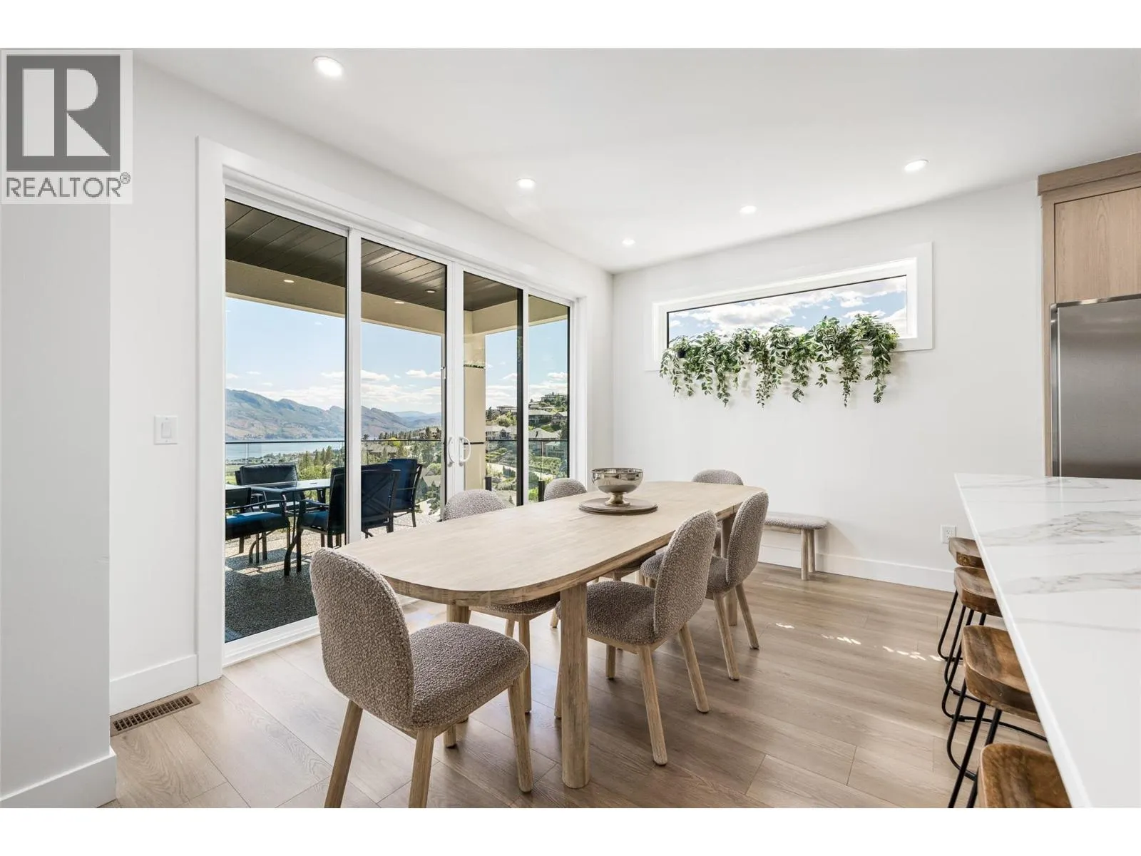 1425 Menu Road