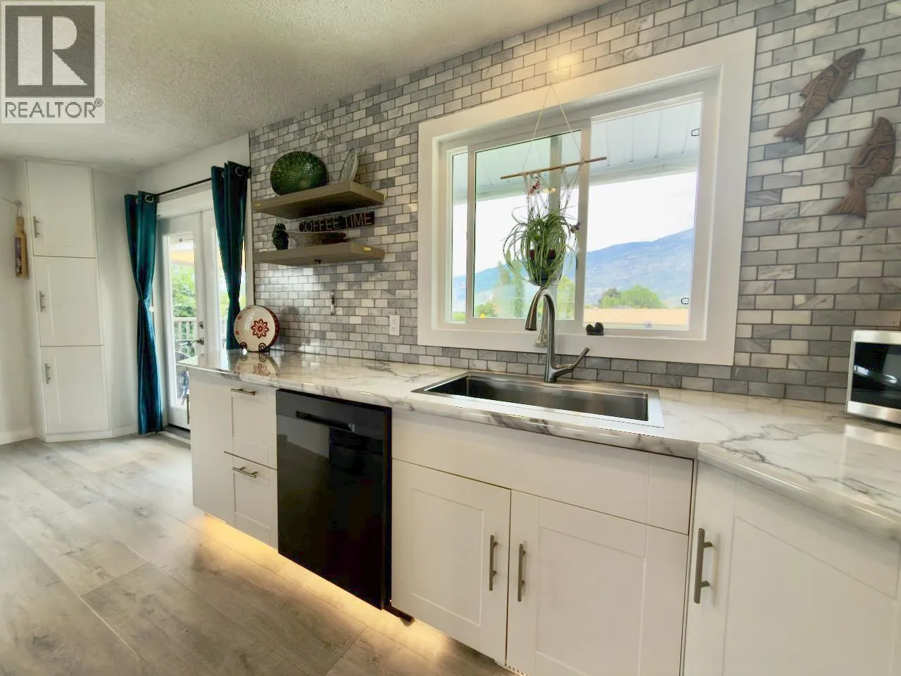 1094 Morningstar Road