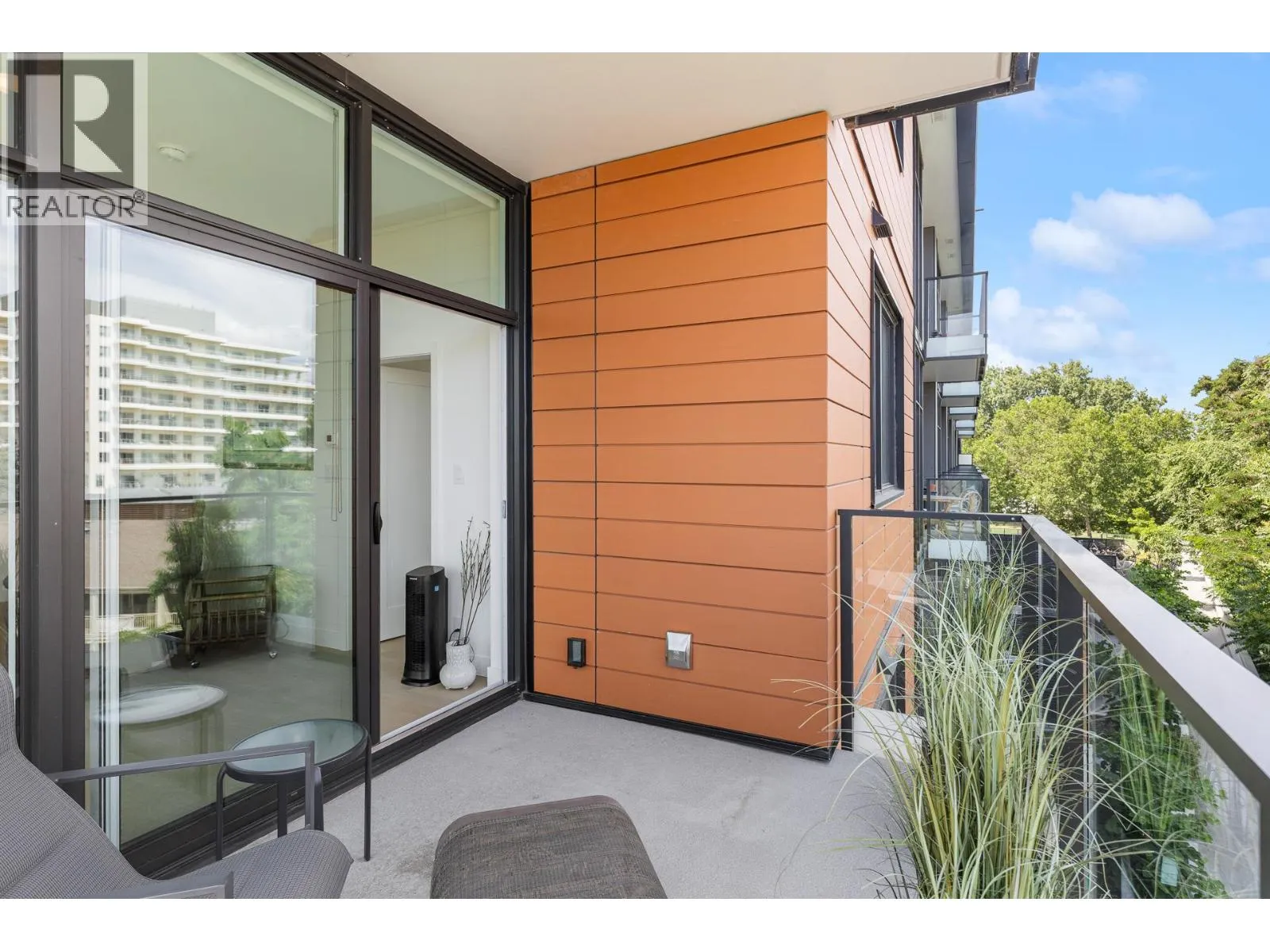3389 Lakeshore Road Unit# 407