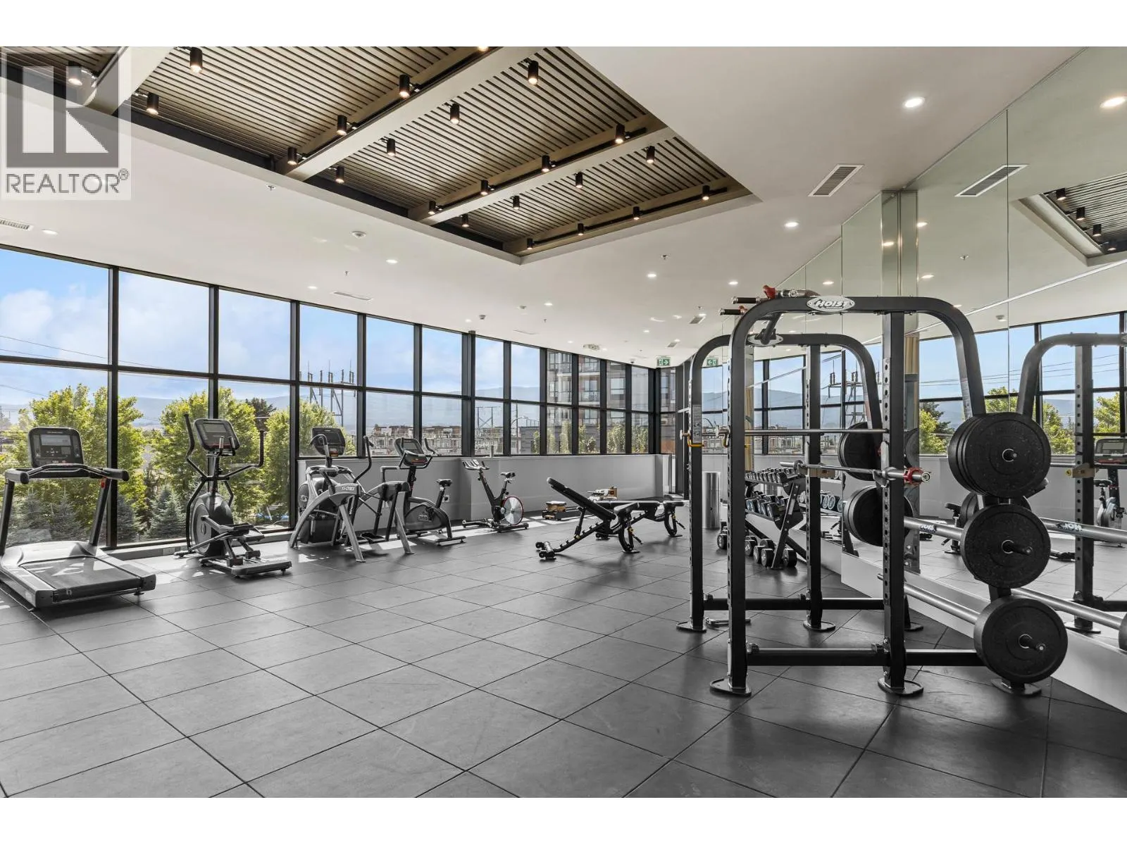 3389 Lakeshore Road Unit# 407