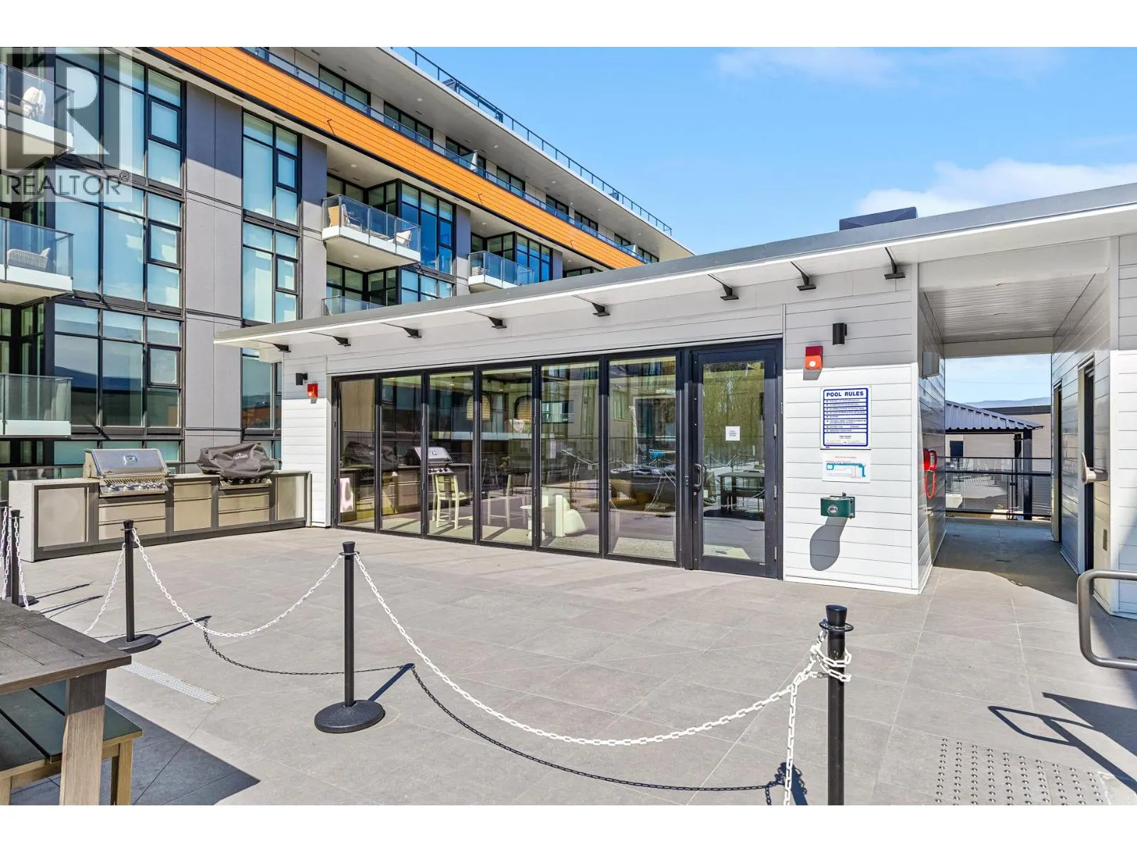 3389 Lakeshore Road Unit# 407