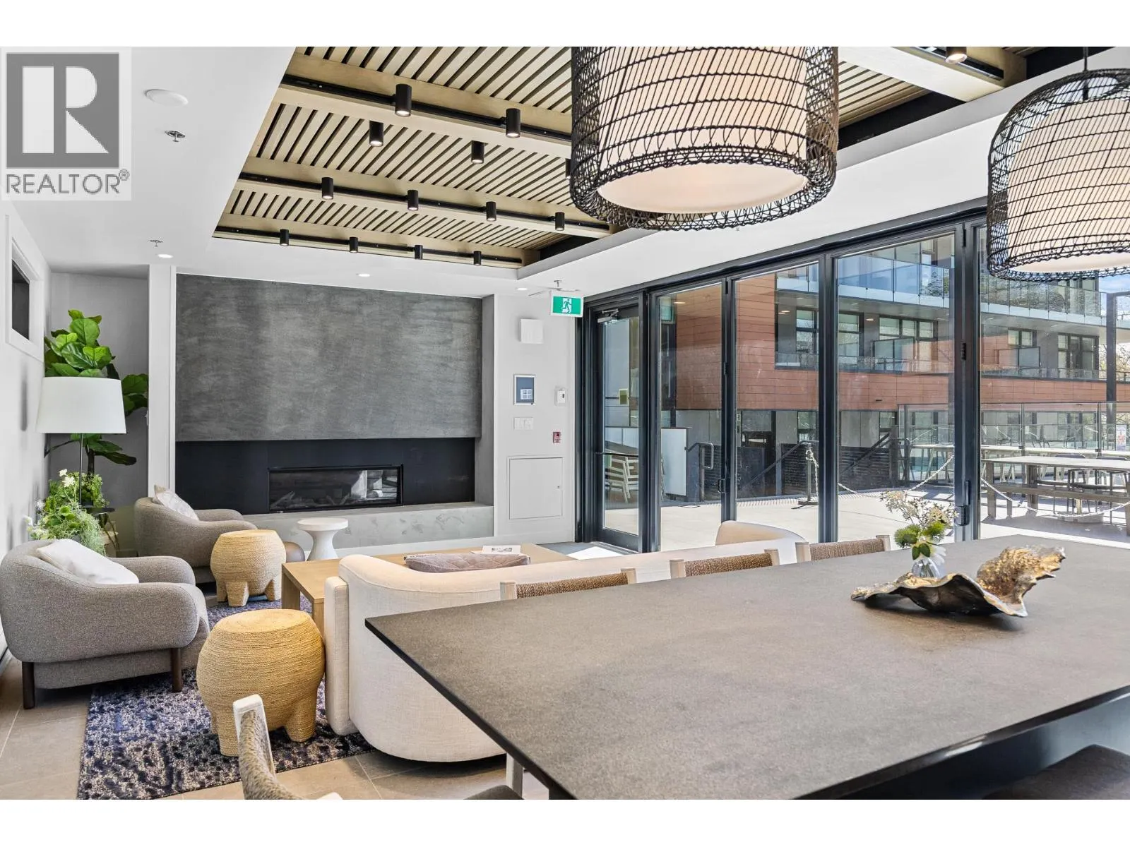 3389 Lakeshore Road Unit# 407