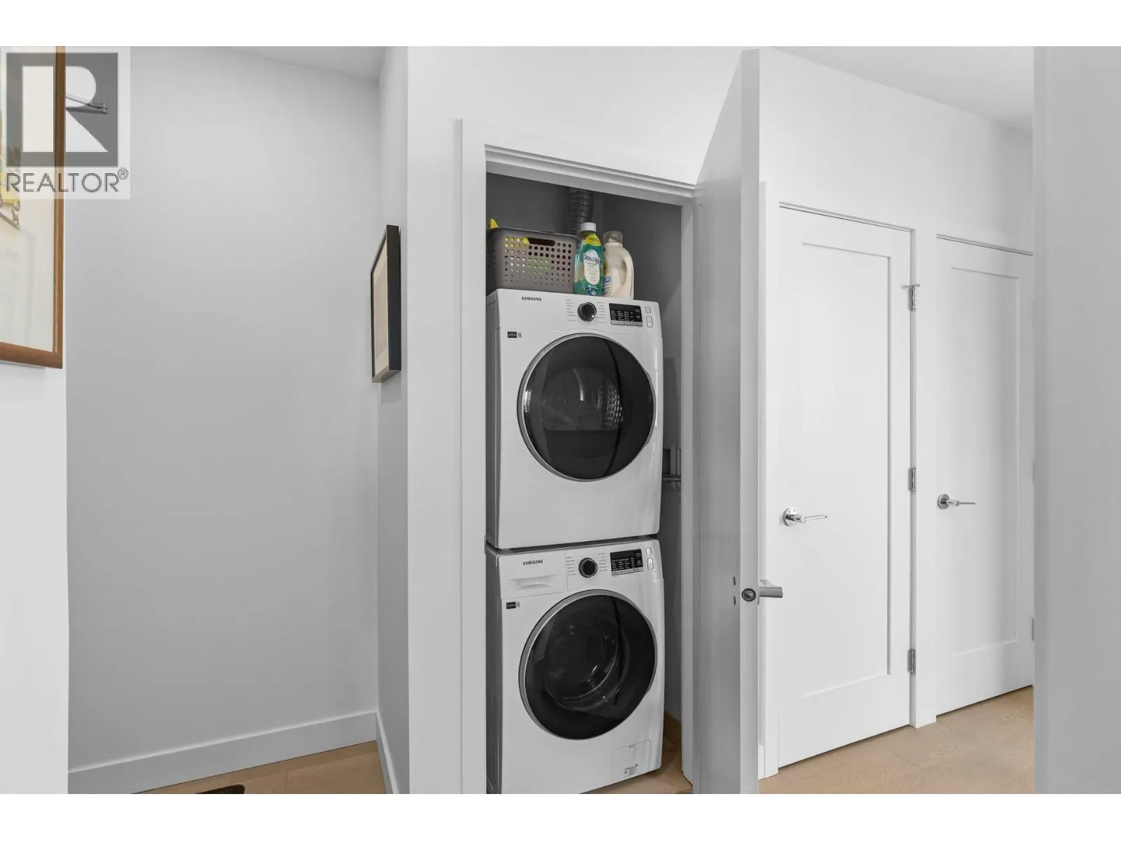 3389 Lakeshore Road Unit# 407