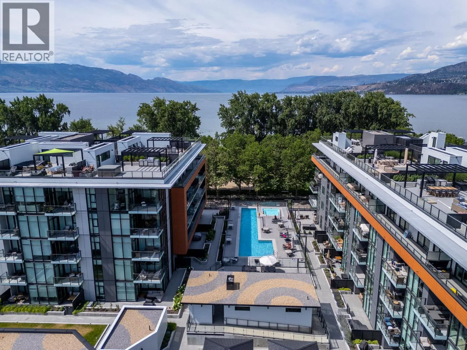 3389 Lakeshore Road Unit# 407