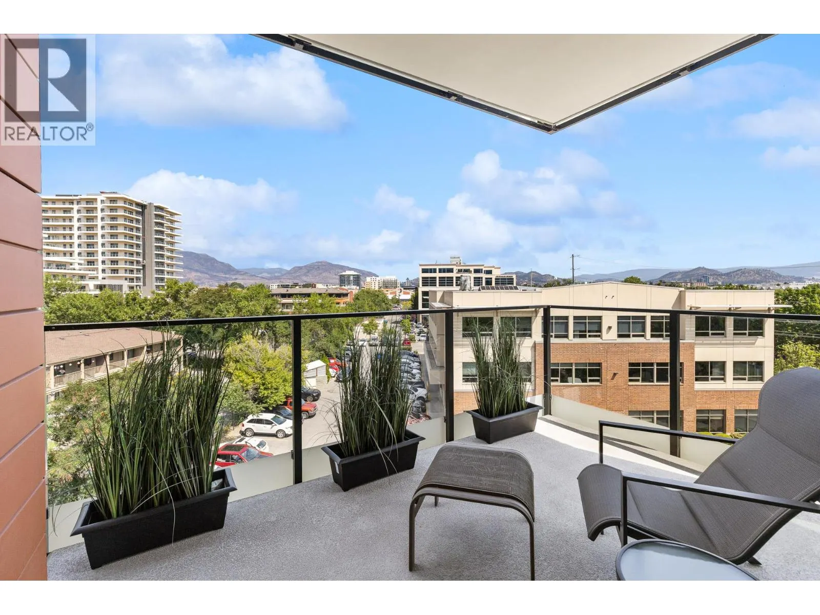 3389 Lakeshore Road Unit# 407
