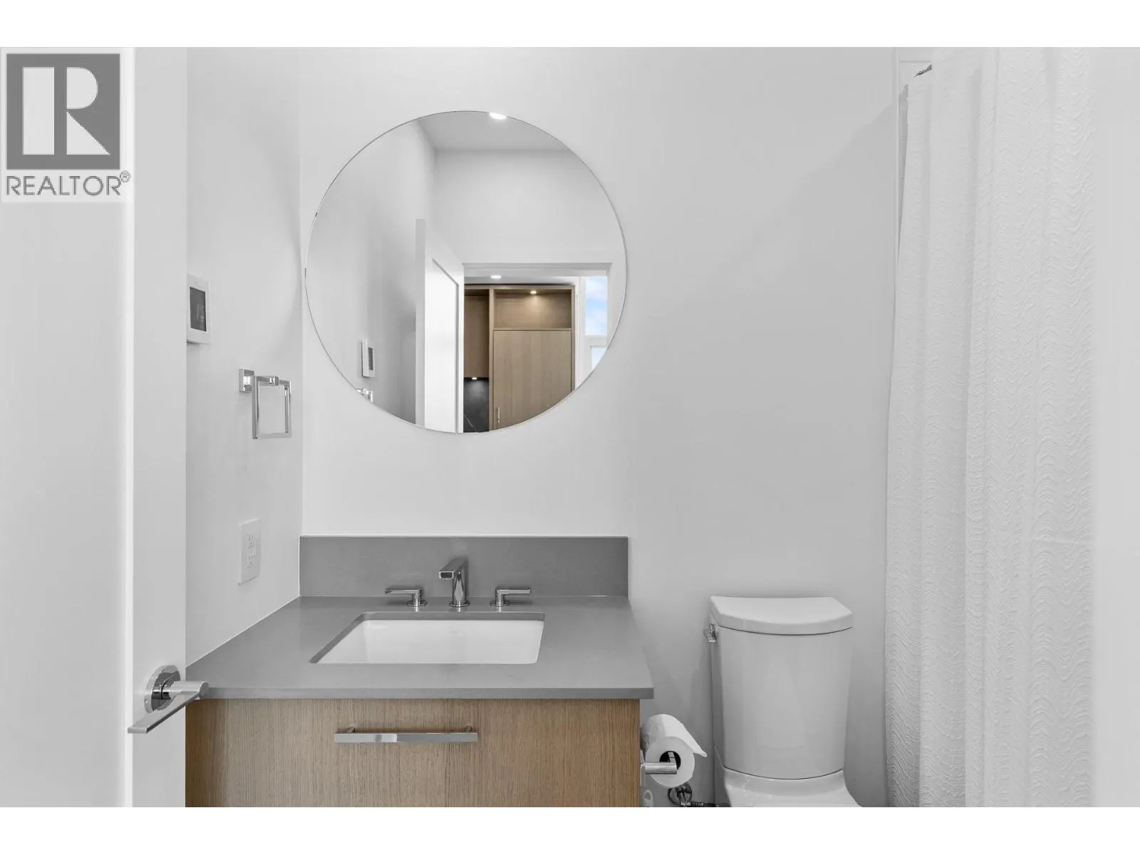 3389 Lakeshore Road Unit# 407