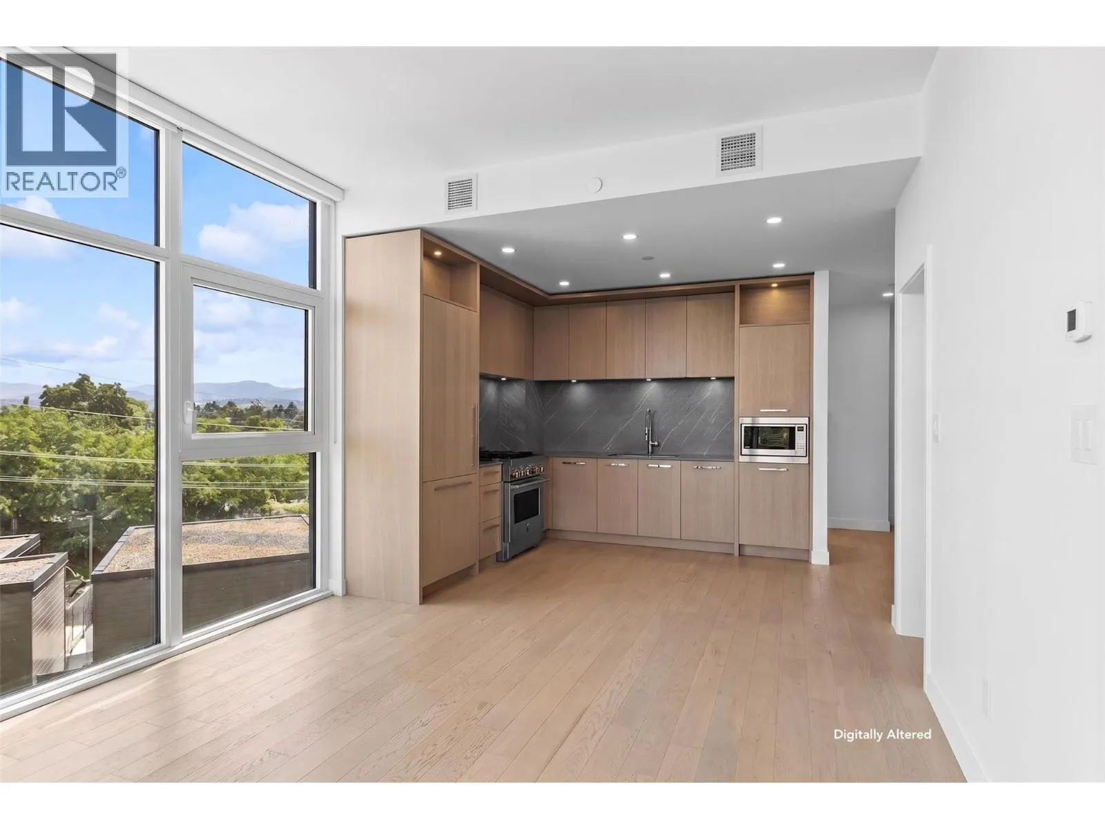 3389 Lakeshore Road Unit# 407
