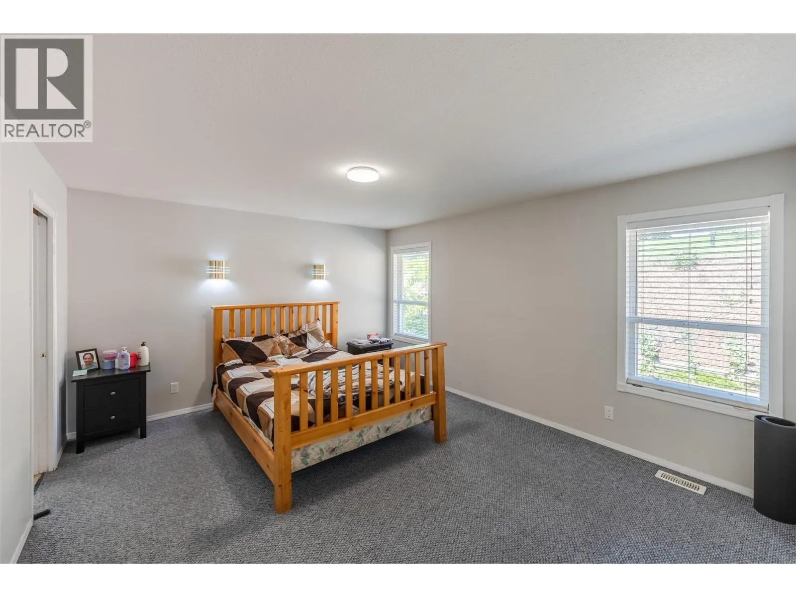 6128 Saint martin Place