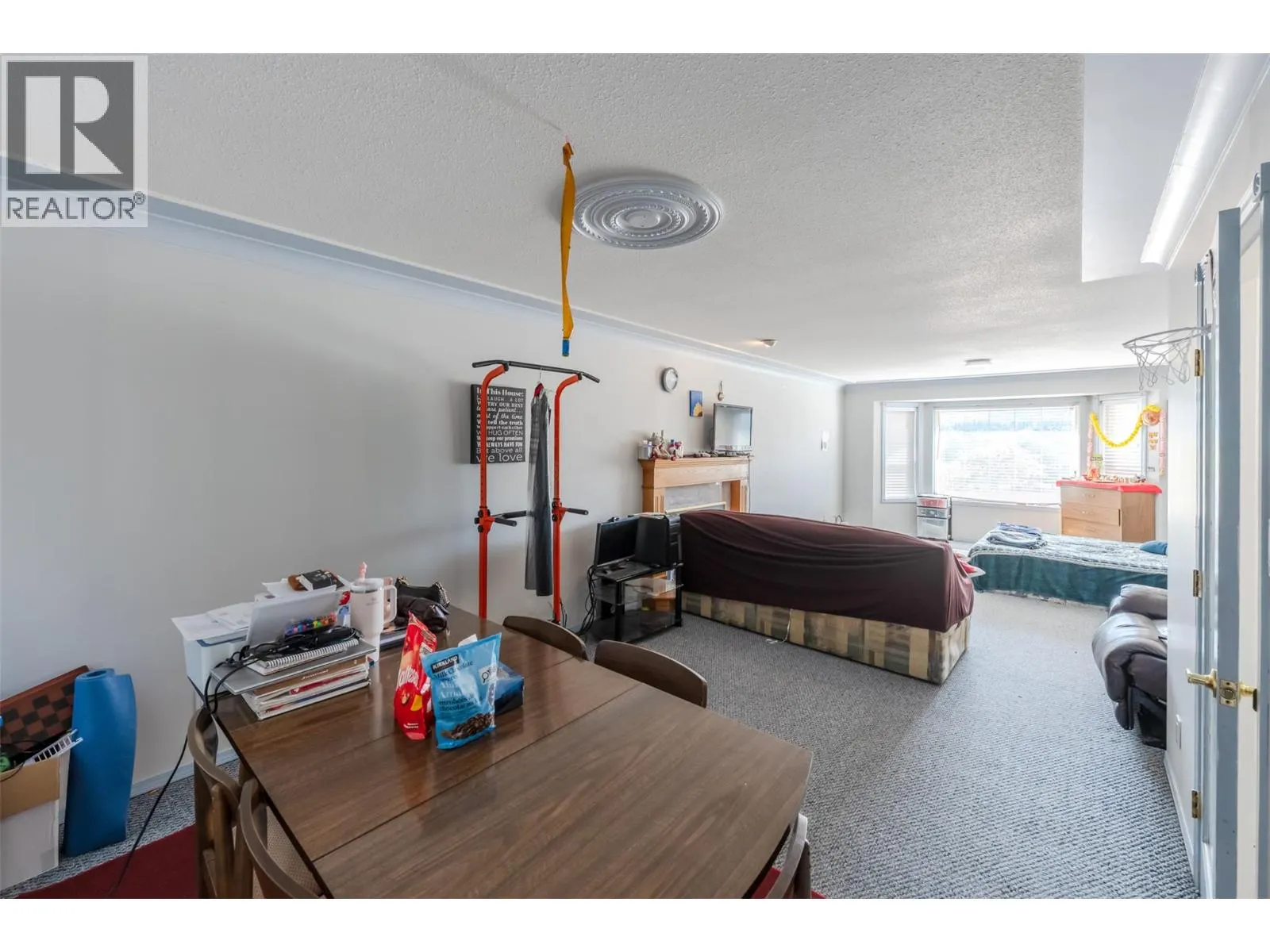 6128 Saint martin Place