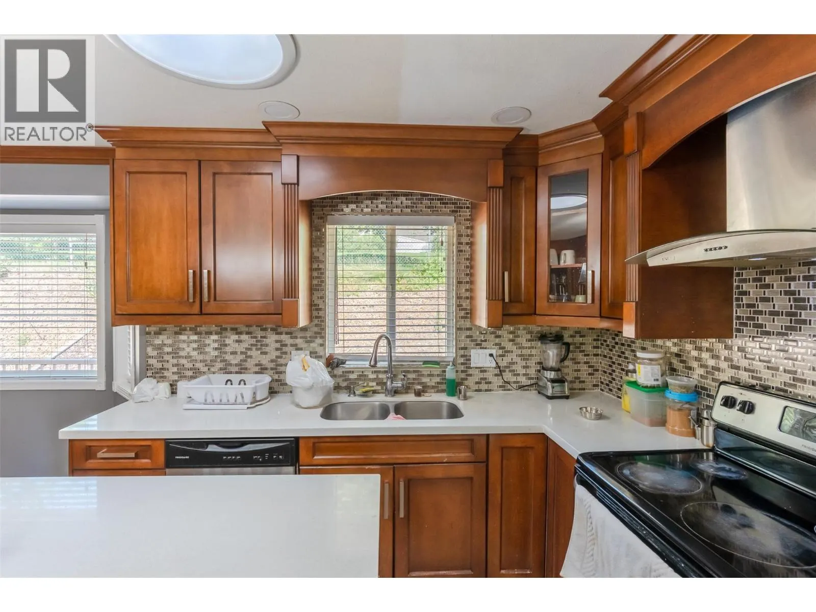6128 Saint martin Place