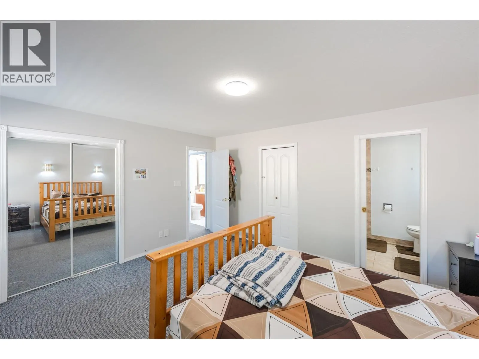 6128 Saint martin Place