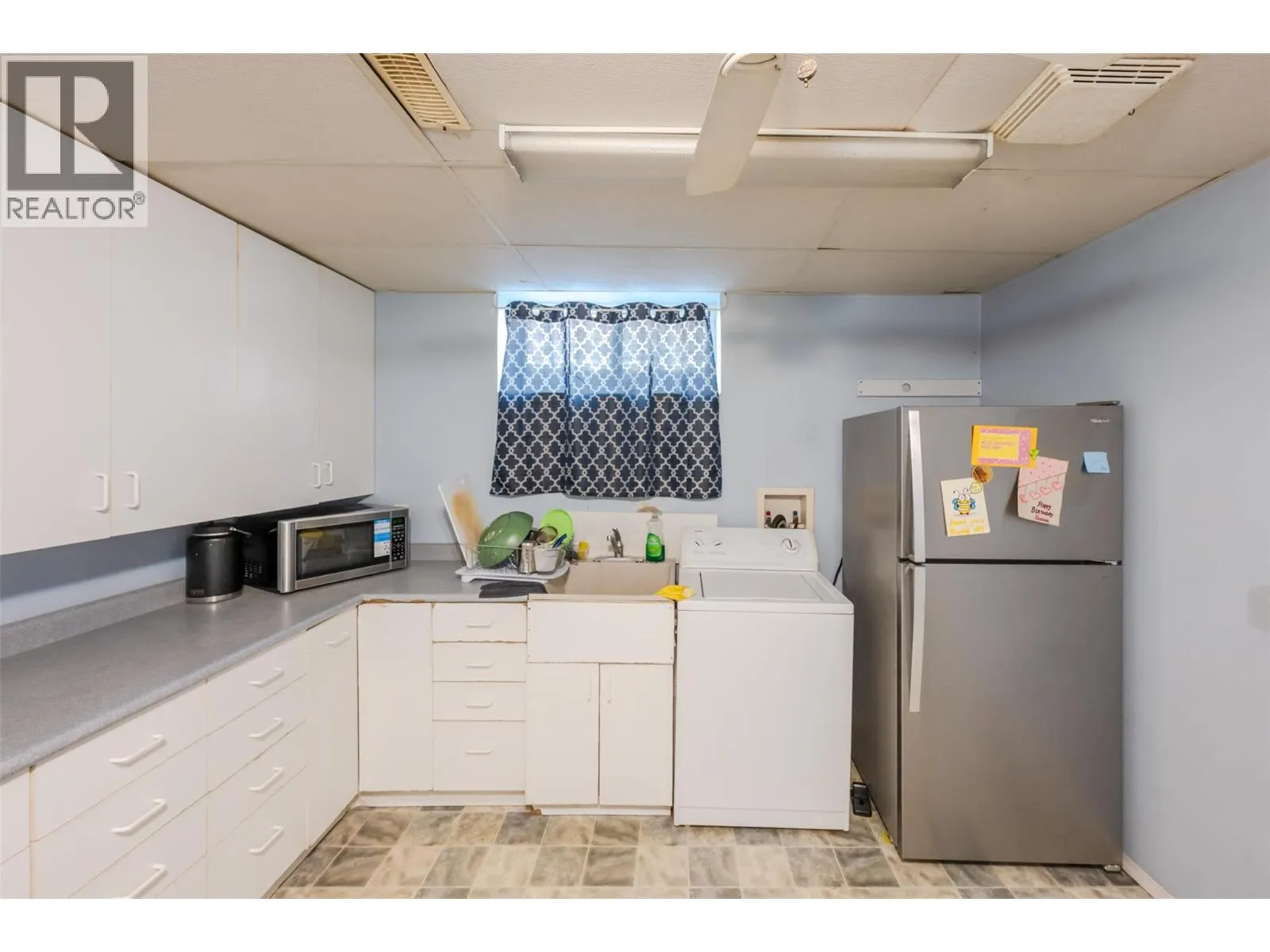 6128 Saint martin Place