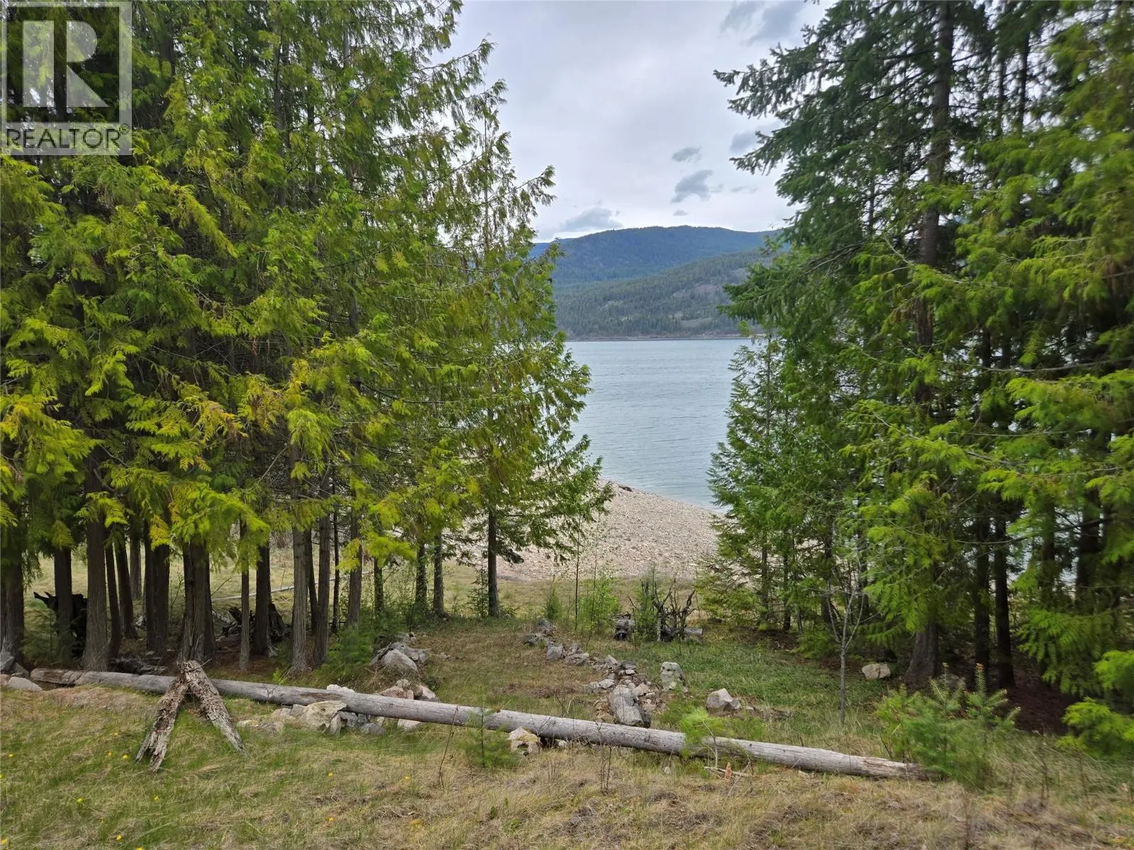 180 Lower Arrow Lake