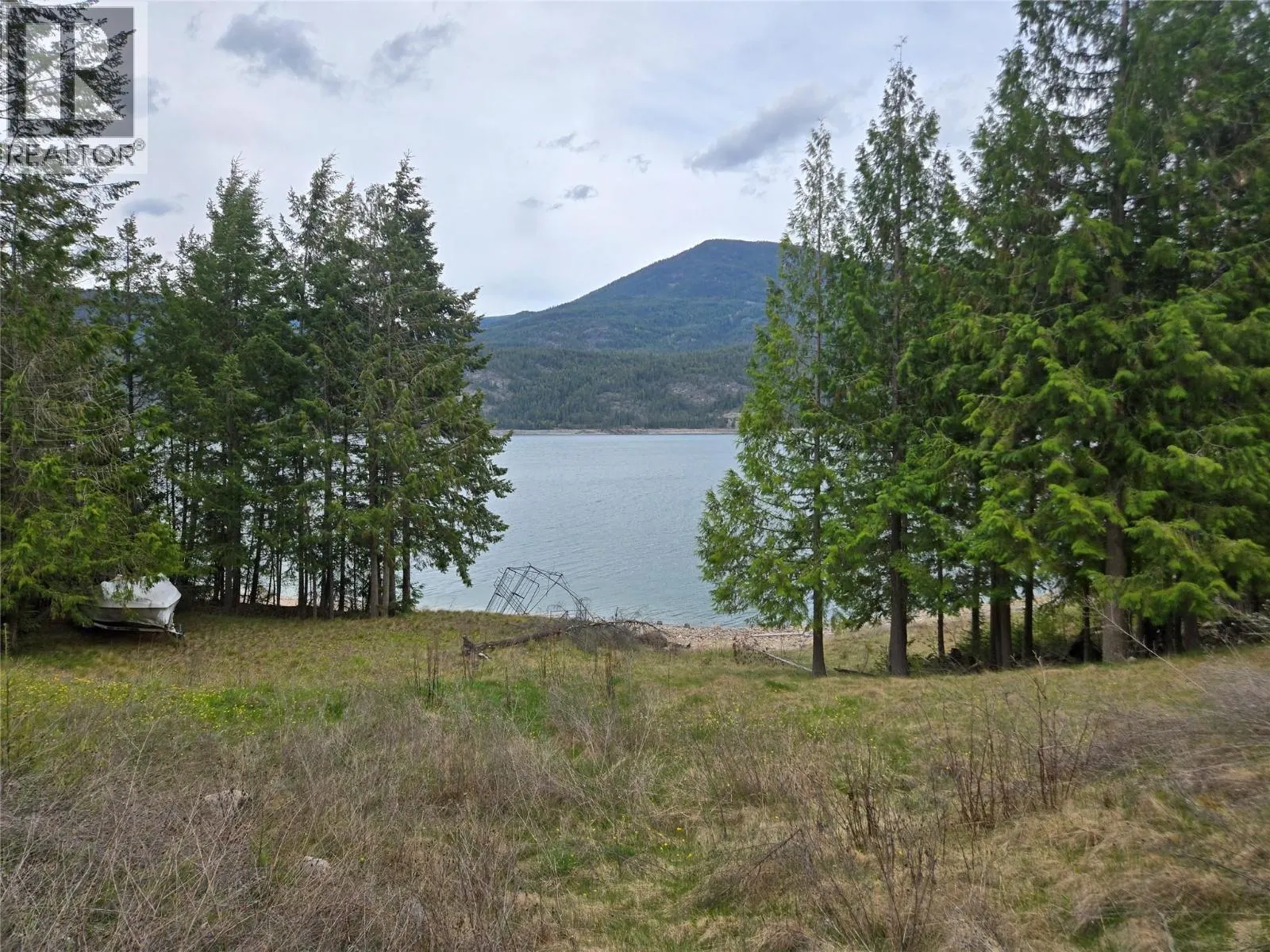 180 Lower Arrow Lake