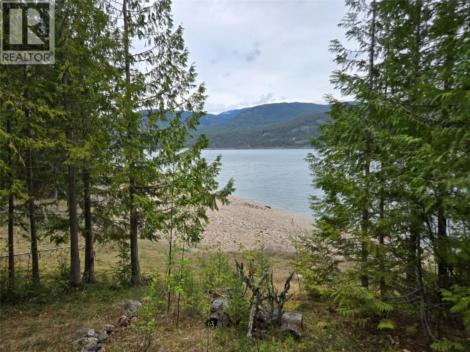 180 Lower Arrow Lake