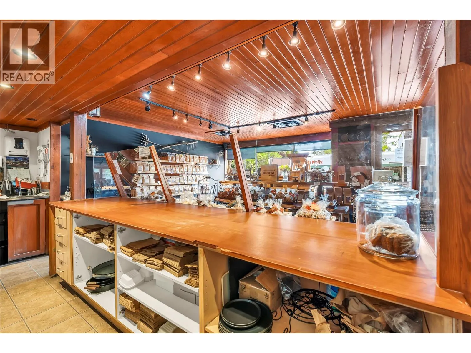 10110 Main Street
