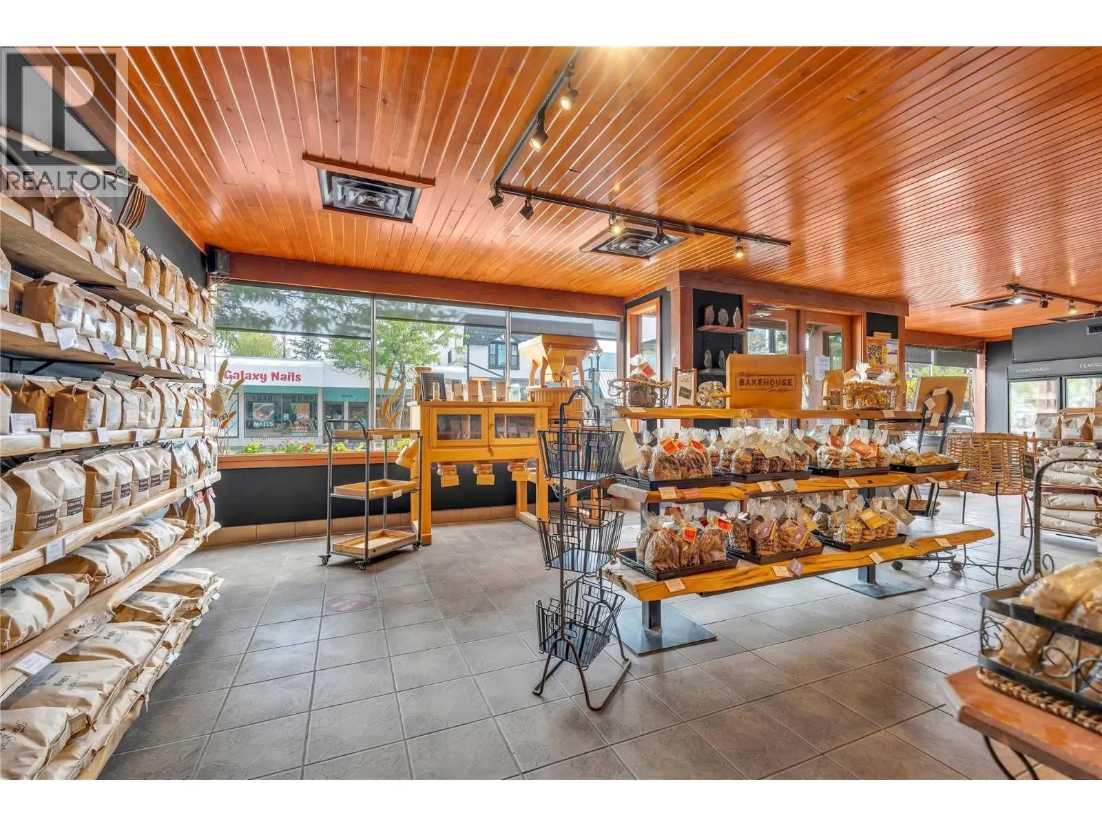 10110 Main Street