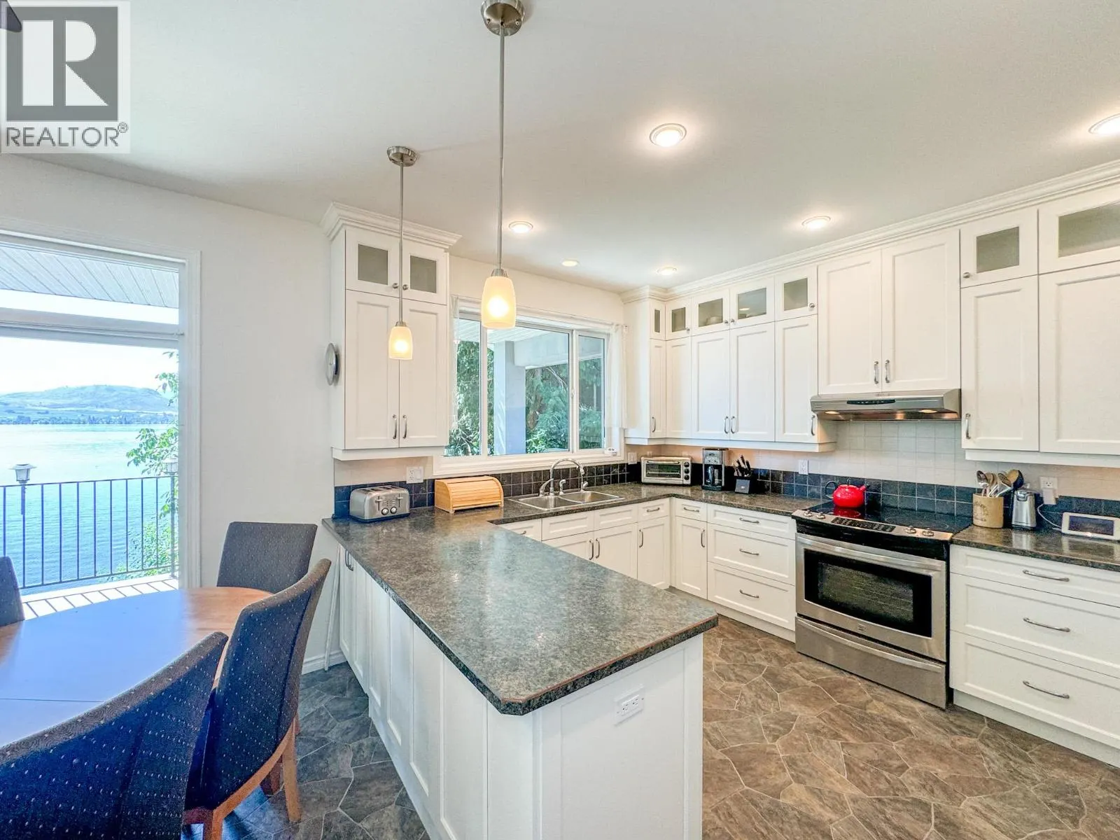 8503 Kingfisher Drive