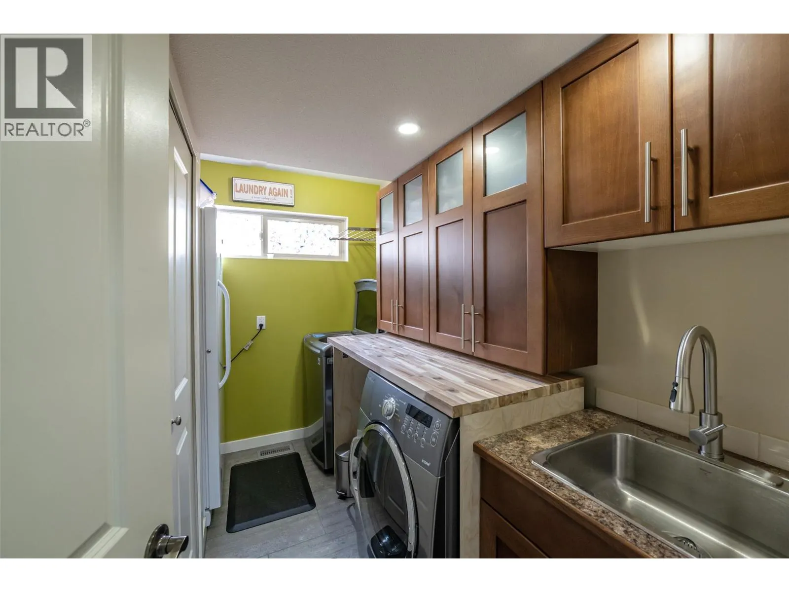 108 CHARDONNAY Court