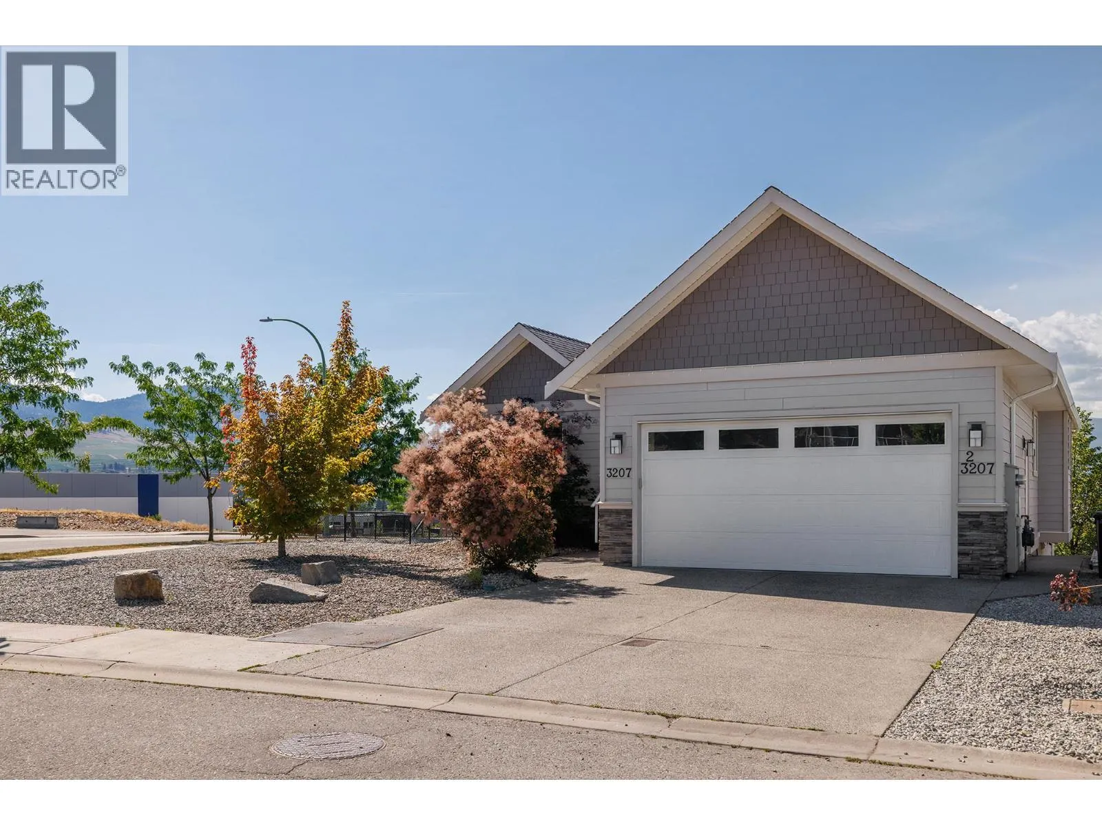 3207 Shetland Road