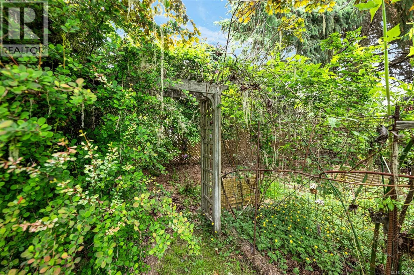 B 7095 Richview Dr