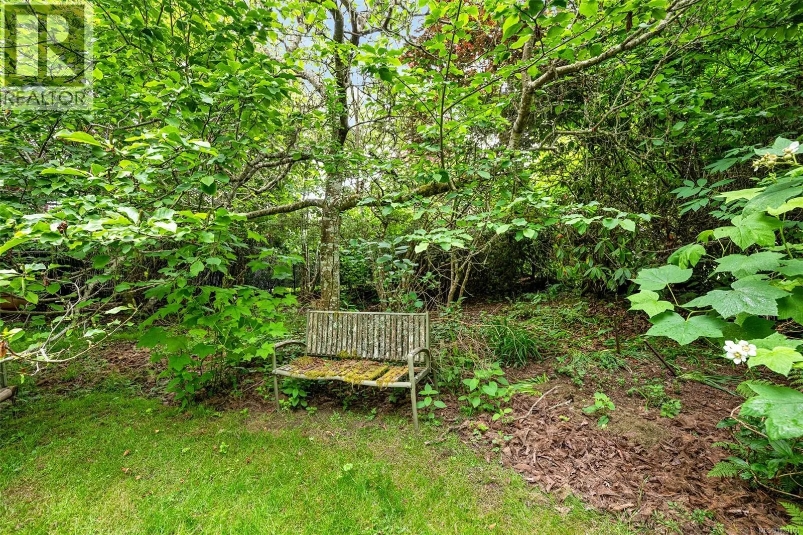 B 7095 Richview Dr