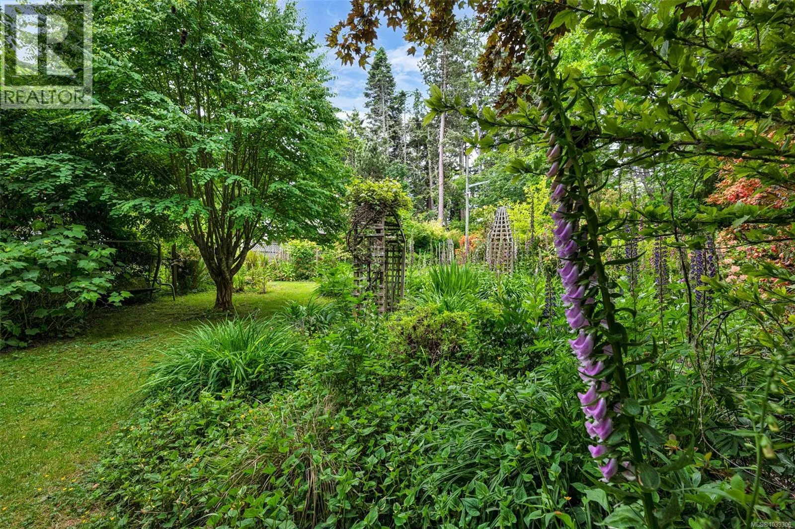 B 7095 Richview Dr