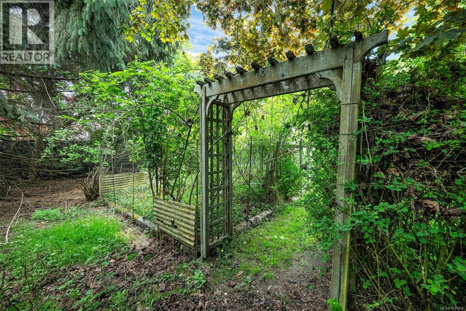 B 7095 Richview Dr
