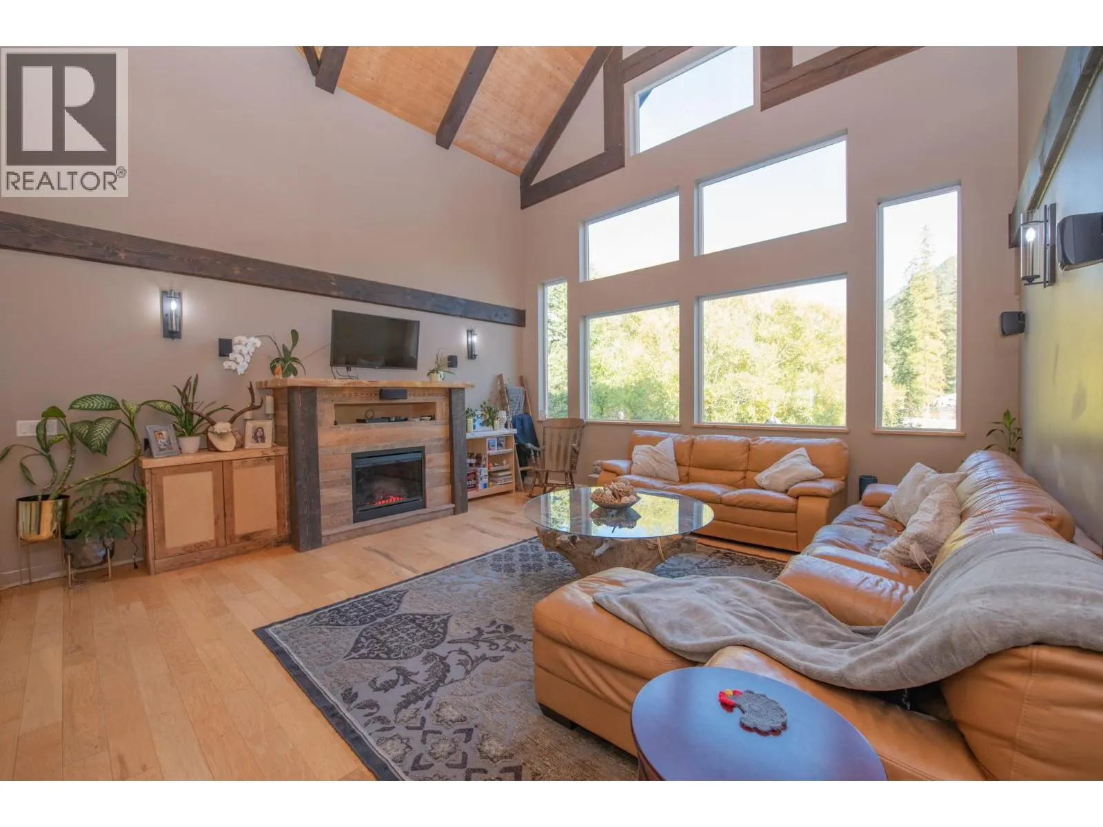 342 Lumby Mabel Lake Road