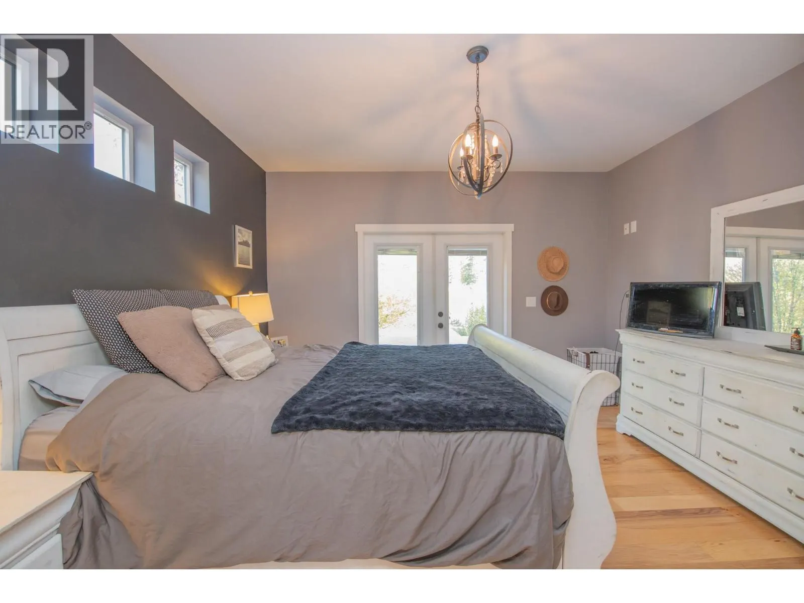 342 Lumby Mabel Lake Road