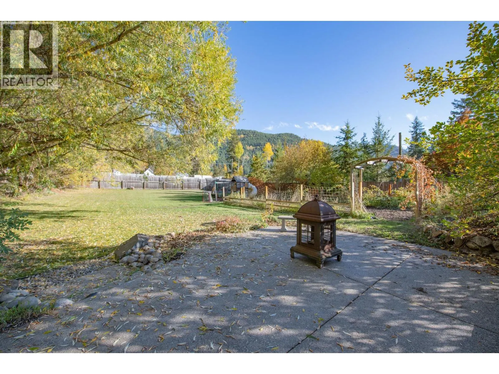 342 Lumby Mabel Lake Road