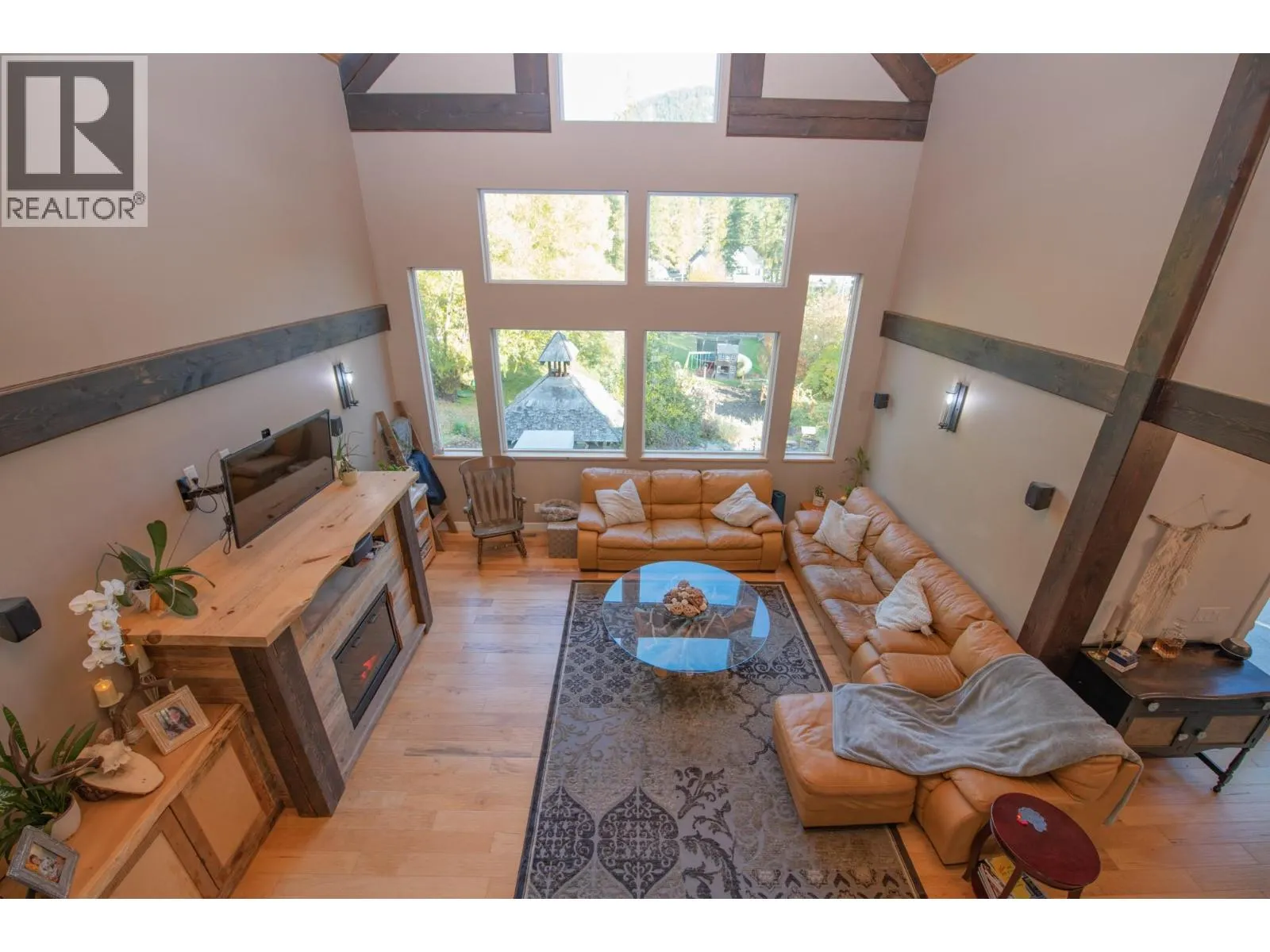 342 Lumby Mabel Lake Road