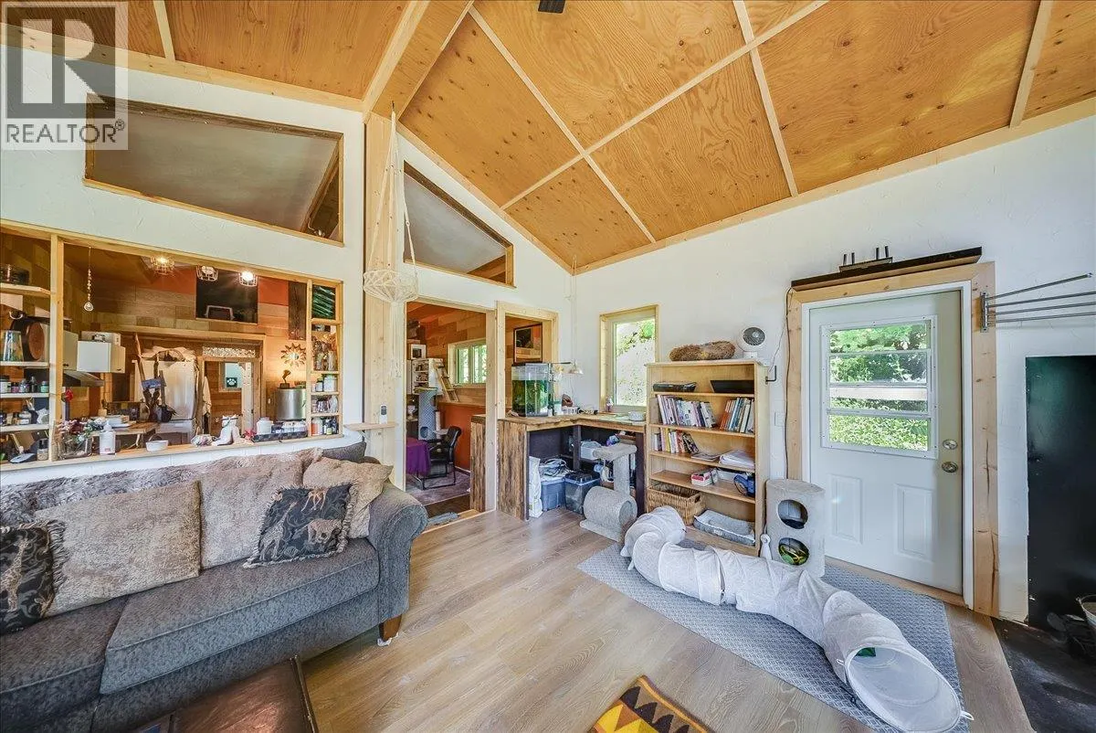 1385 Pass Creek Road