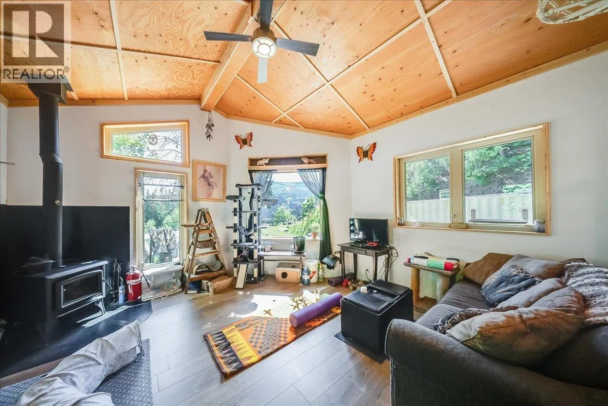 1385 Pass Creek Road