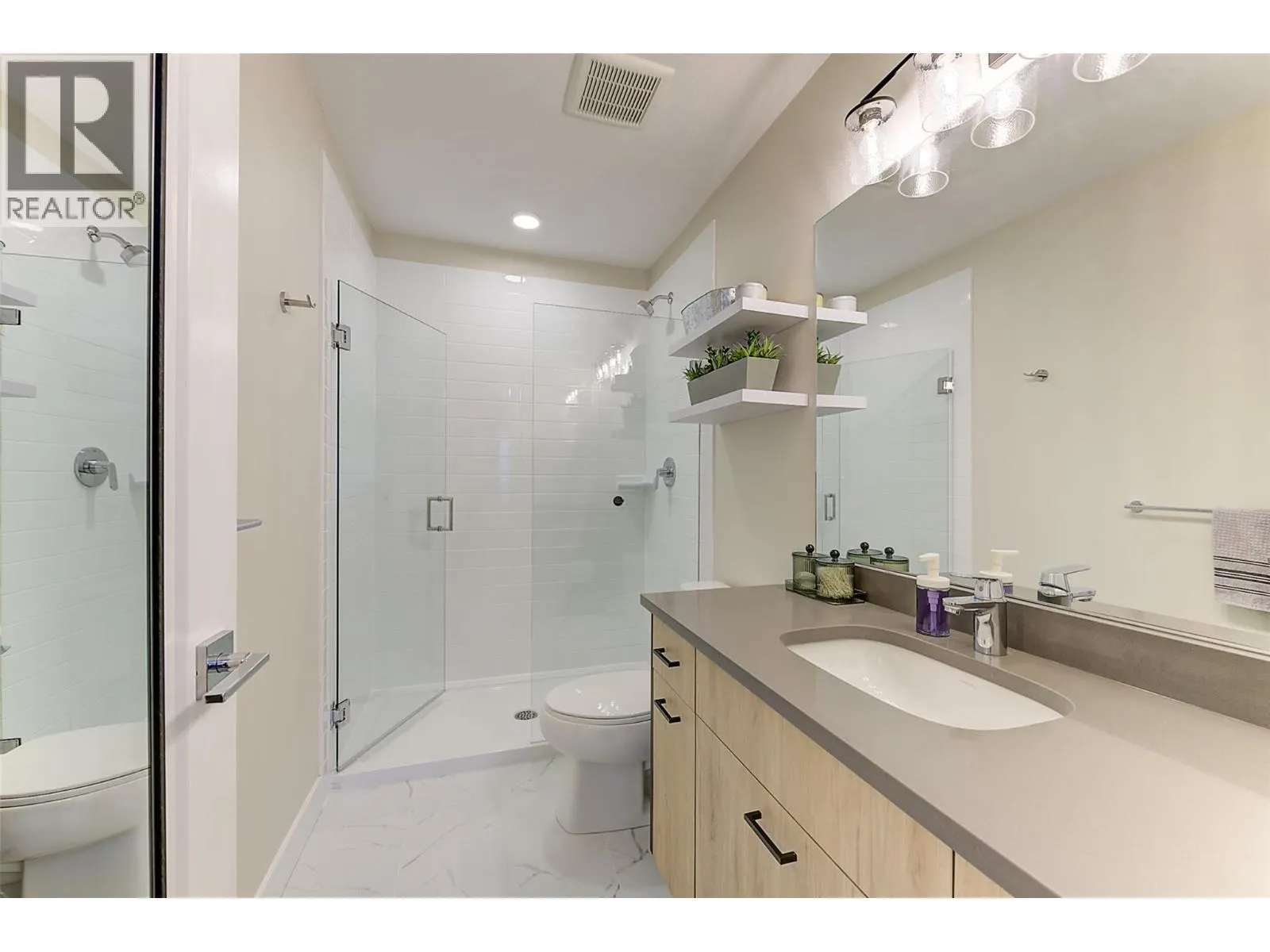4025 Gellatly Road S Unit# 111