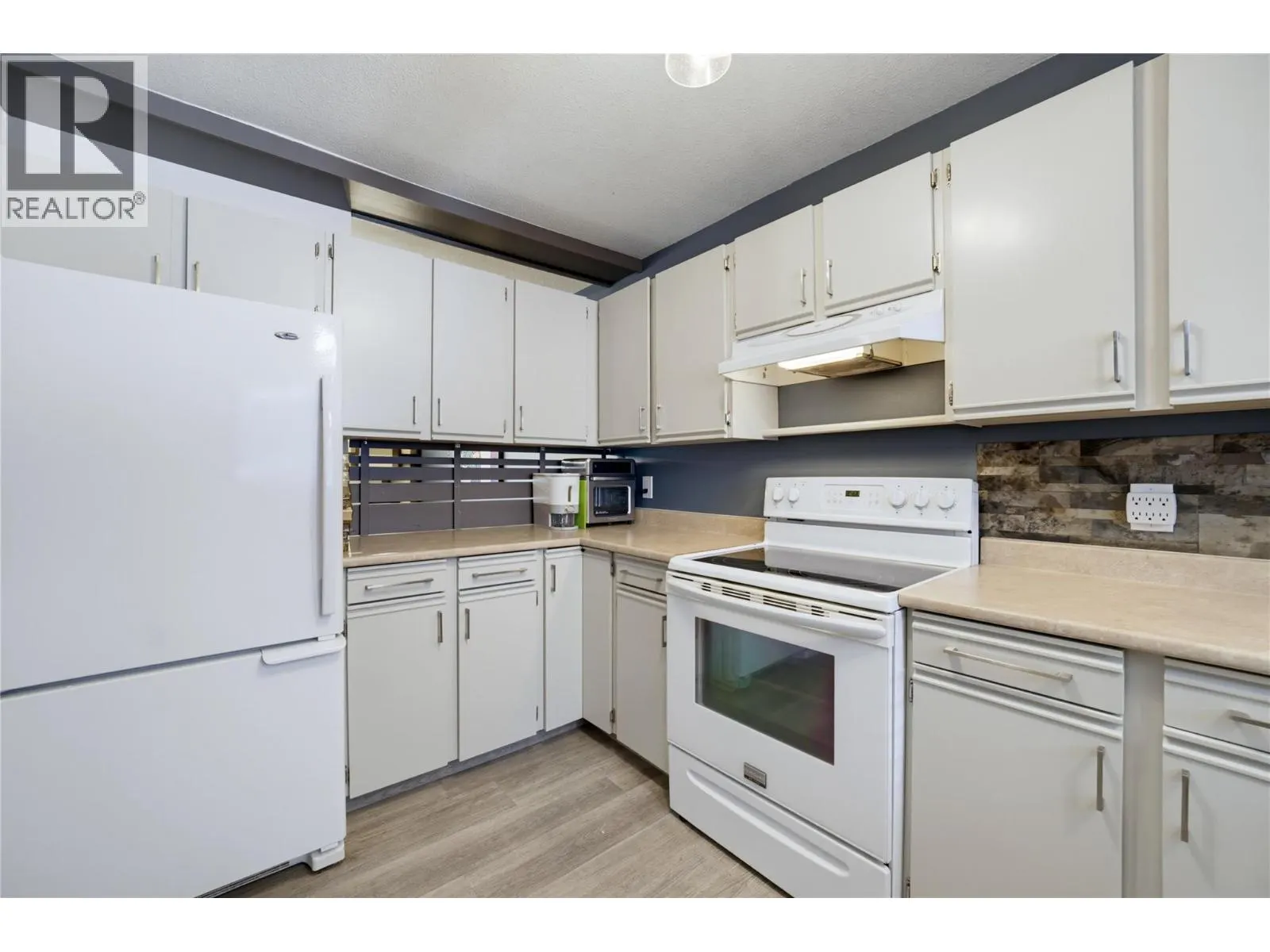 2806 35 Street Unit# 207